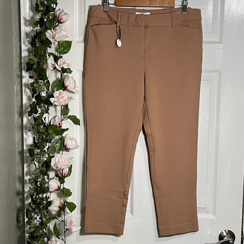💥Liz Claiborne Women's Ankle /cropped Tan Pants